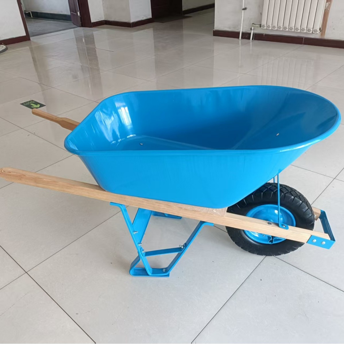 工厂直销农用手推车WB7400款式多样工地独轮车泥沙土小推车搬运