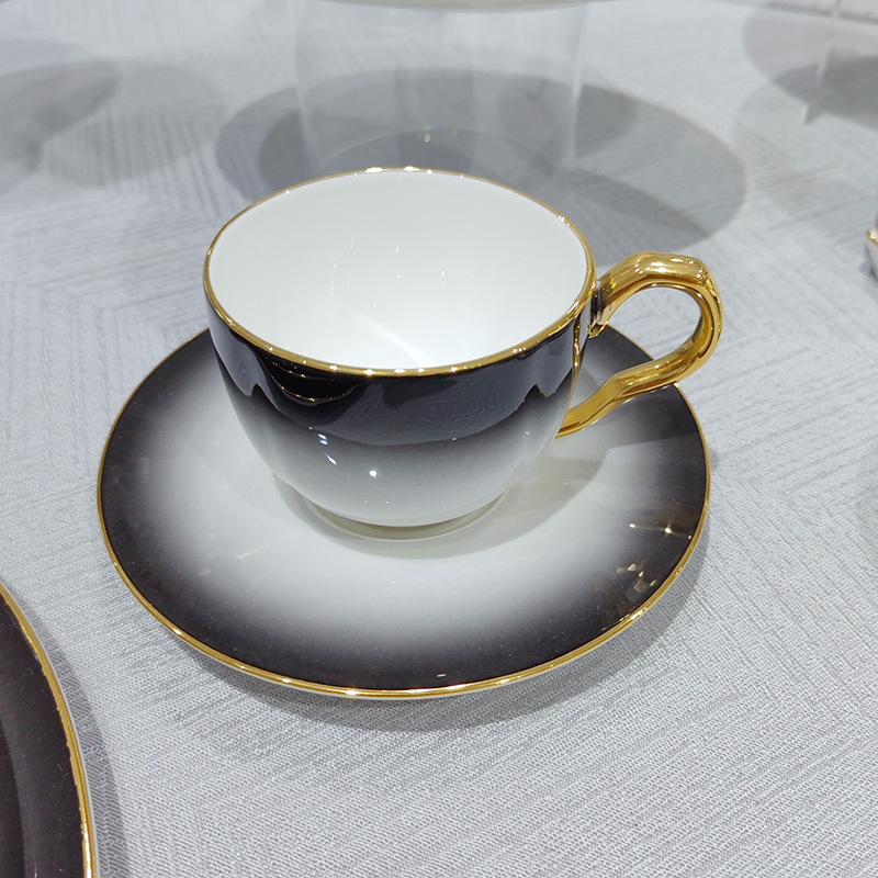 ホテルクラブ高級ボーンチャイナ食器、金縁クリエイティブ白黒プレート、ボーンチャイナプレート、羽根ボウル、スプーン、カップ、箸、テーブルセット|undefined