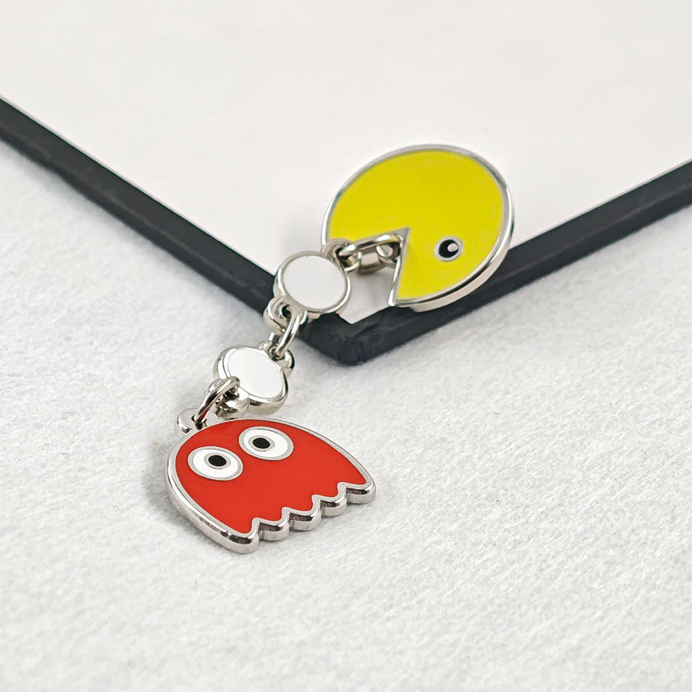 Pac-Man game metal brooch, Pac-Man and Red Ghost enamel badge, cute cartoon pendant pin