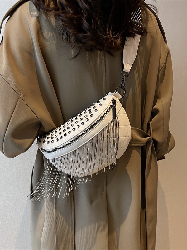 Industria pesada punk estilo remaches borda bolso de cintura mujer 2025 nuevo cross-border coreano banda ancha textura mochila de hombro