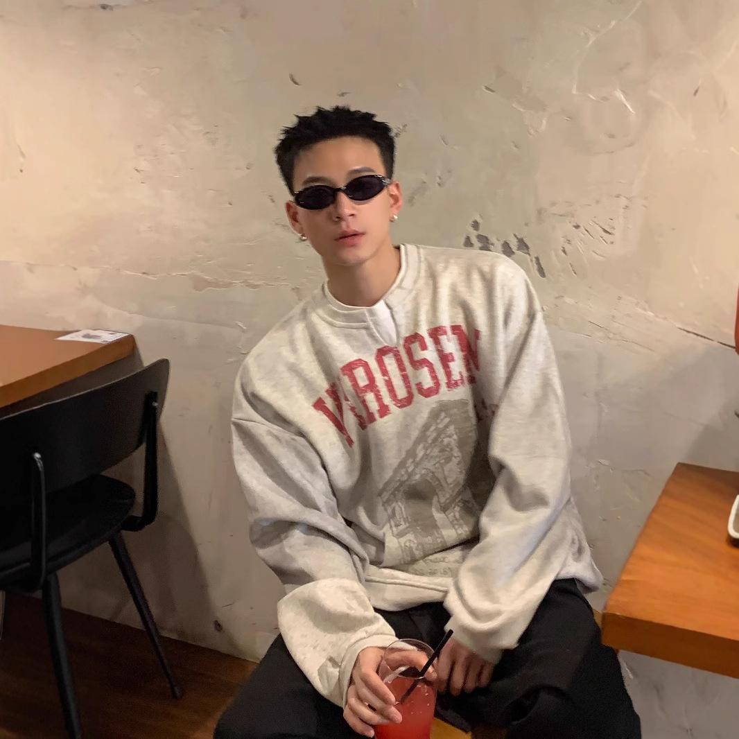 2024秋季新品实拍美式复古脏脏做旧宽松领口假两件做旧印花卫衣