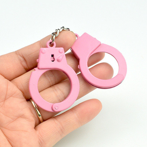 Metal Personalized Mini Creative Leisure Entertainment Couple Simulation Handcuffs Thumb Toy Keychain Gift
