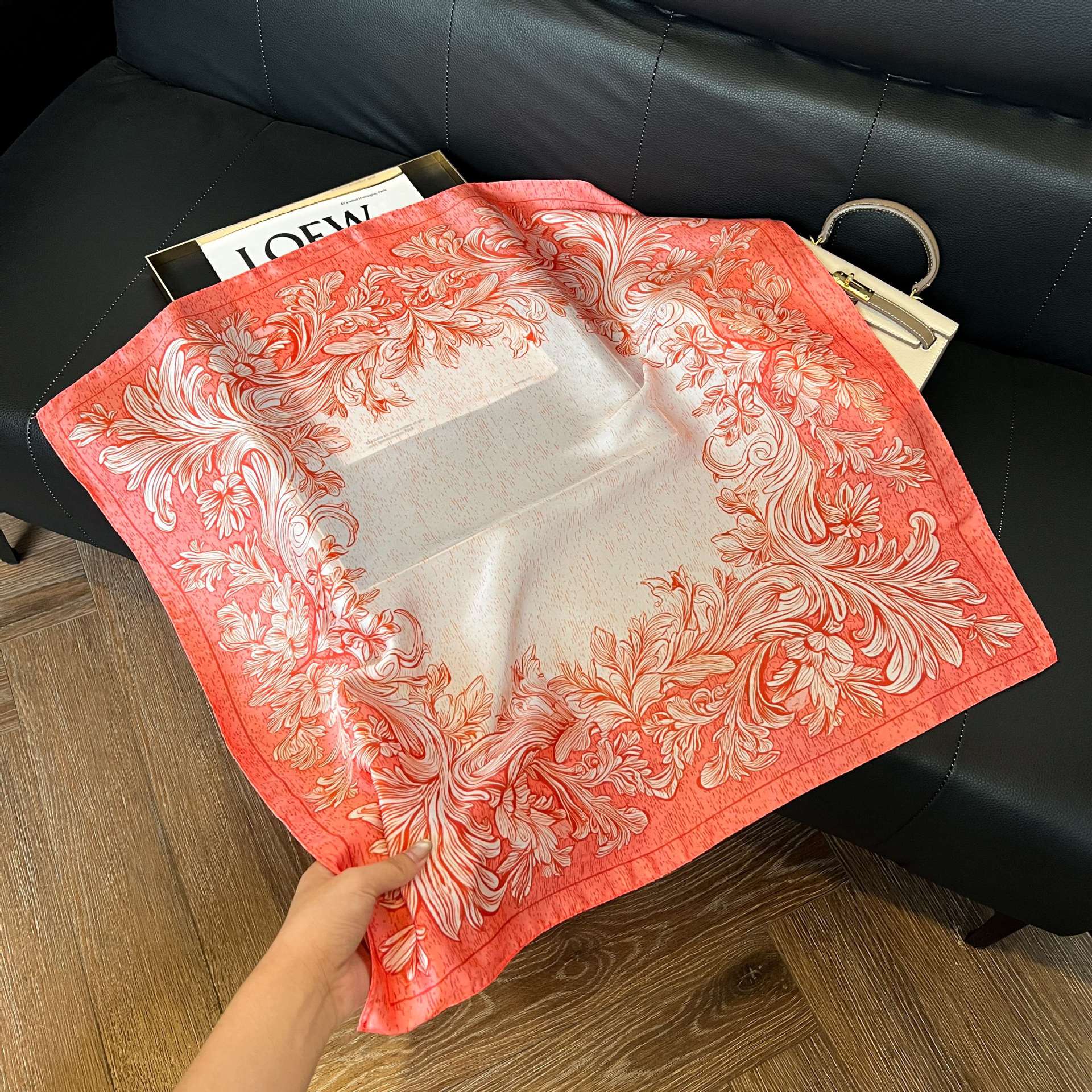 Transfronterizos nuevos bufandas de seda azul de alto nivel de seda cuadrada de simulación bufandas de moda de decoración de moda de combinación bolsa correa de pelo bufandas profesionales