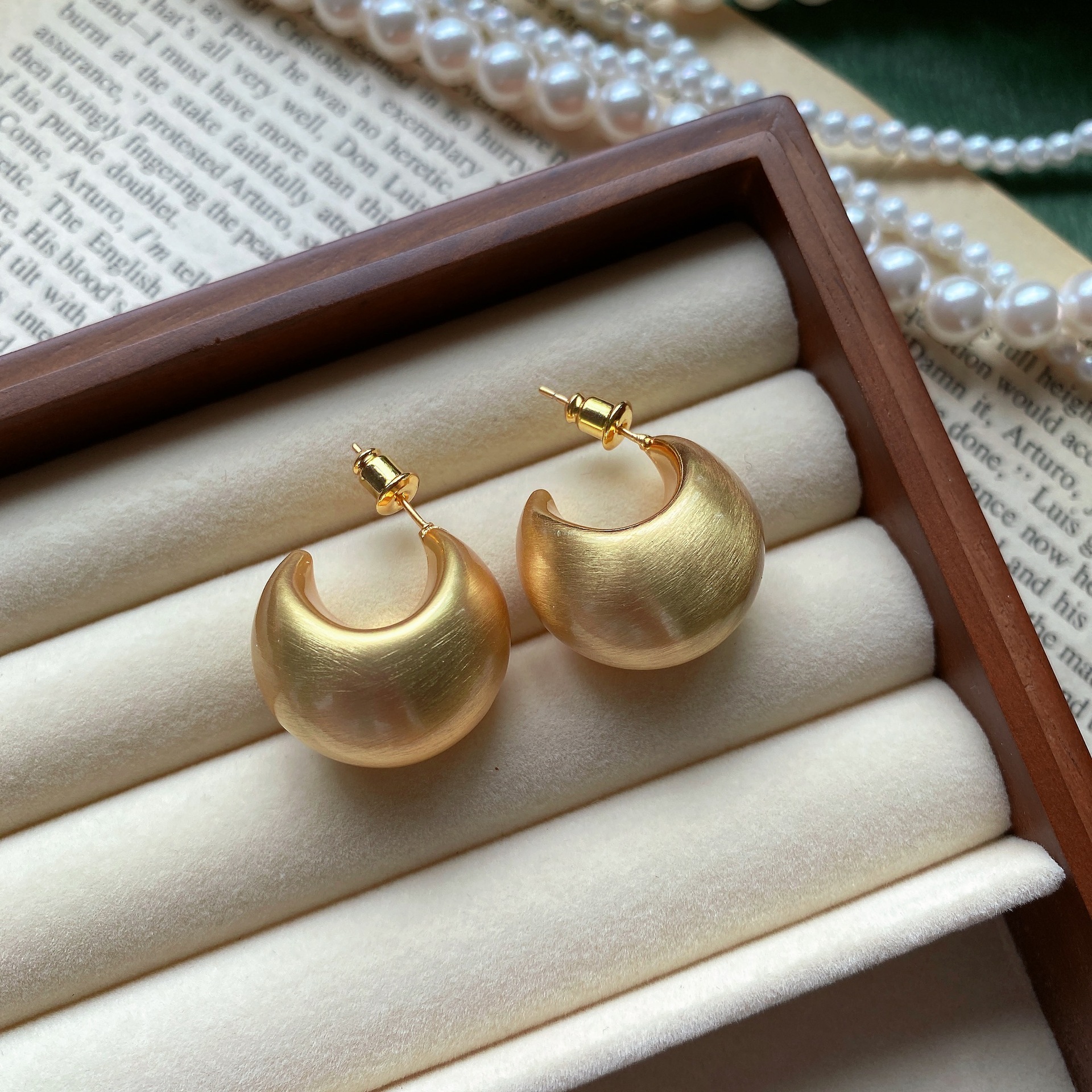 18g Weight Earrings Classification 1 Pair Quantity 1 Pair Retro C Shape Plating Metal Earrings