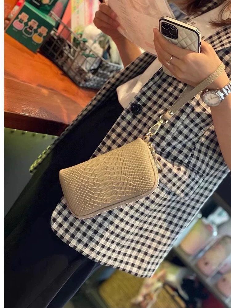 Äußere einzelne Ledergeldbörse für Damen im langen Stil, neu mit Krokodilmuster, Hauptschicht aus Rindsleder, Handtasche für Handy_voghion.com