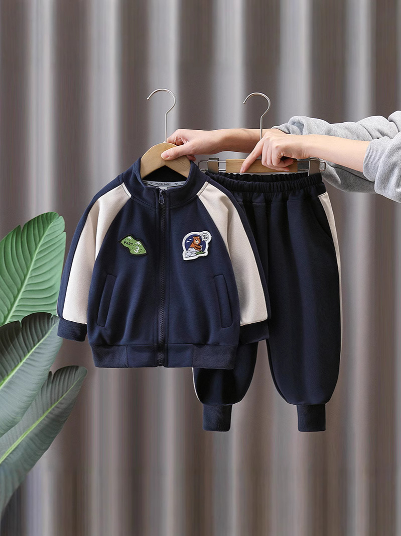 Conjunto Deportivo para Niños 7110, Ropa de Primavera y Otoño 2026, Nuevo Conjunto Deportivo de Dos Piezas para Niños