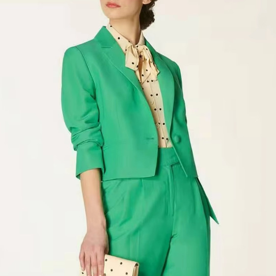 Last Order Clearance ~ Women's Lk Pure Color Versatile Slim Fit Short Blazer