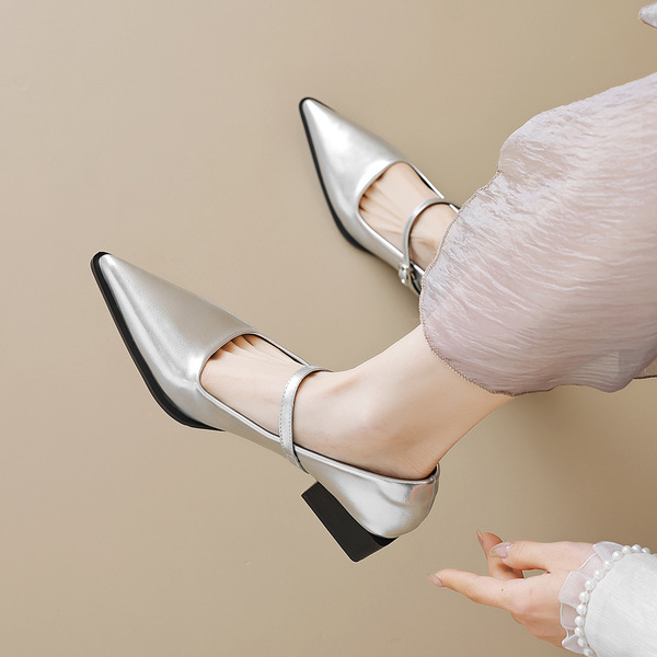 Elegant high heels with a strap pointed-toe