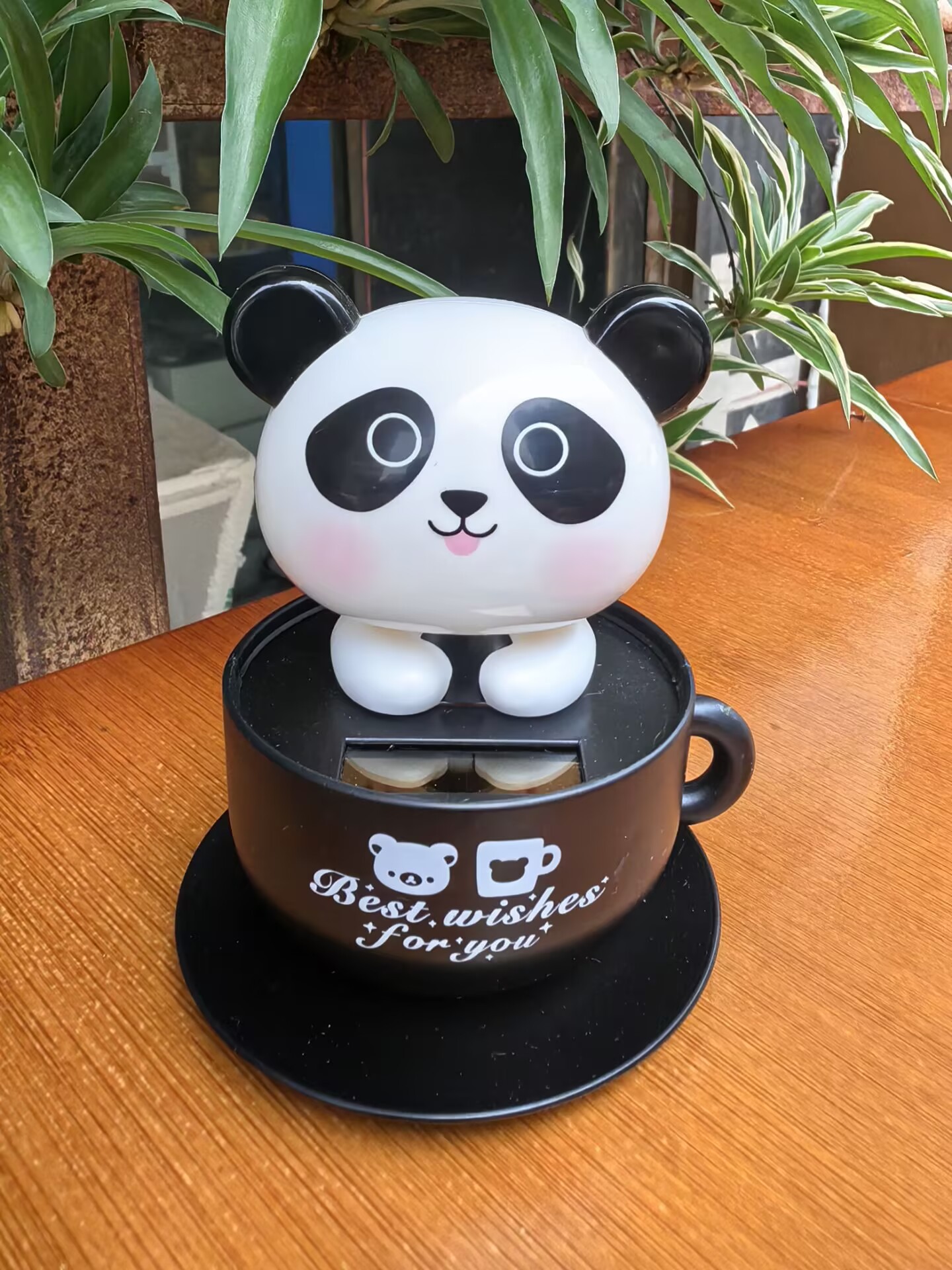 Solar-Powered Panda Bobblehead Ornament, Cute Cartoon Car Interior Creative Decoration, New Model Nodding Doll for Car