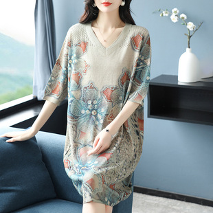 Add fertilizer to increase the size of 200kg middle-aged and elderly women's clothing printing noble mother ice silk knitted T-shirt summer loose top