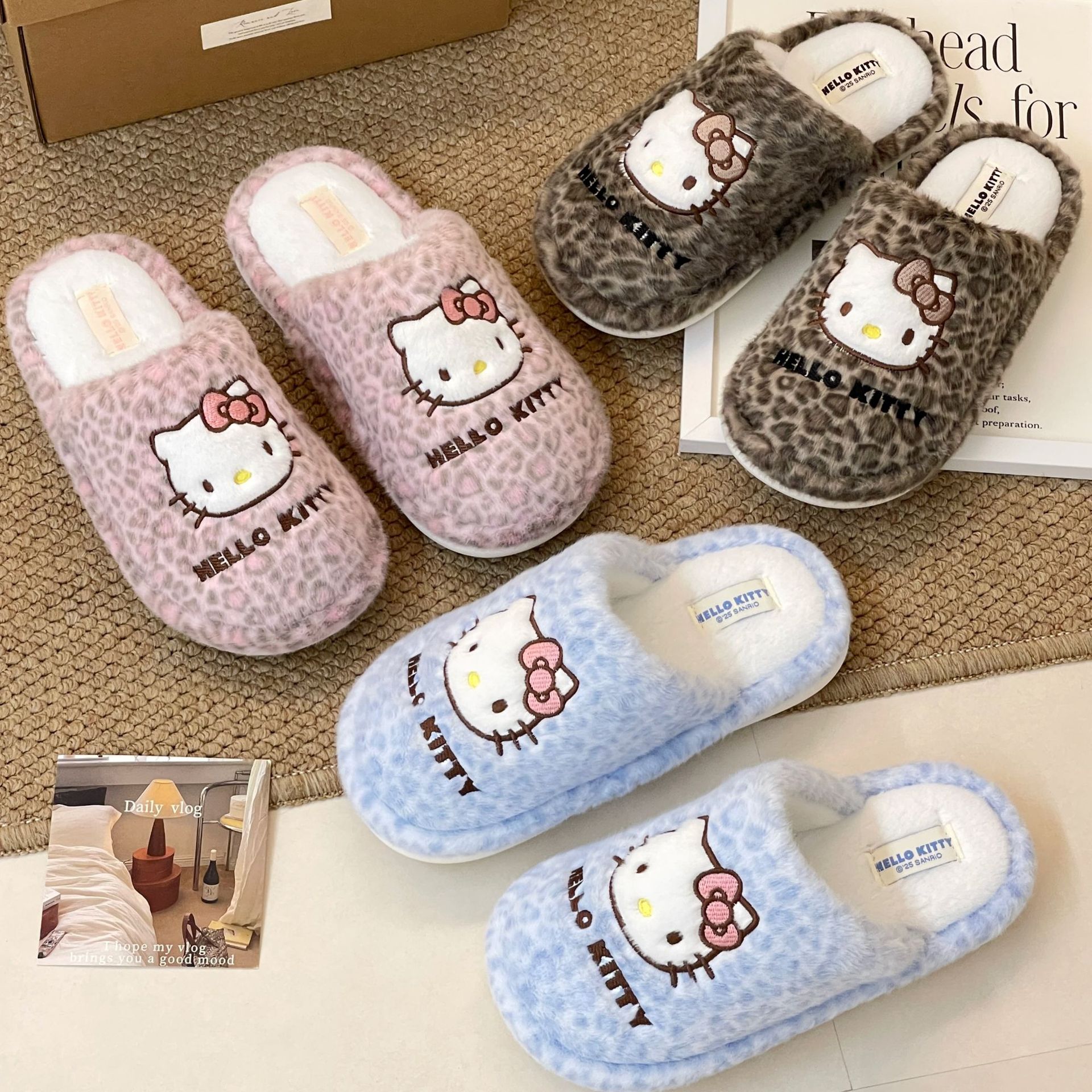 Auténtica licencia leopardo KT gatos zapatillas de algodón para mujeres invierno casa caliente antideslizante de la niña corazón suave dormitorio zapatillas de lana