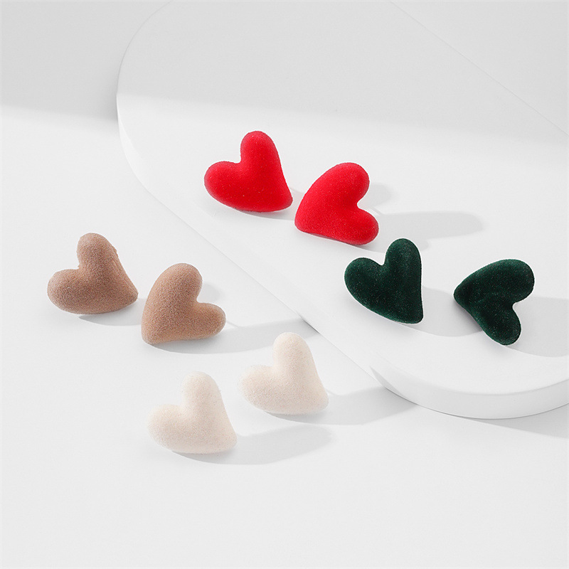 Flocking Material Fashion Heart Shape Flocking Women's Ear Studs 1 Pair