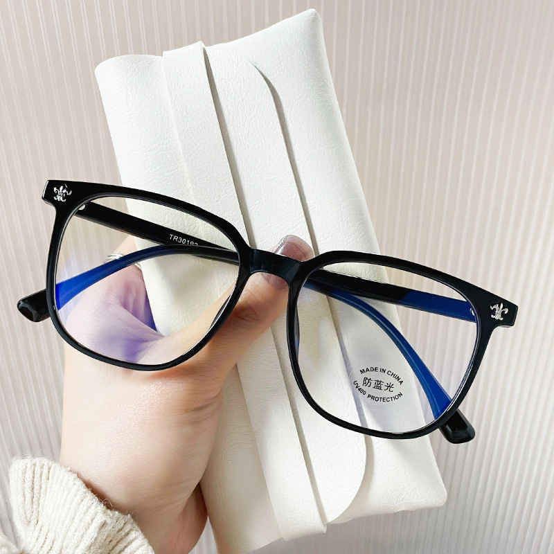 30192 New Black-Framed Glasses for Men and Women, Anti-Blue Light, Can Be Matched with Prescription, Internet Celebrity, No Makeup, Slimming Look Artifact, Large Frame 30192 New Black-Framed Glasses for Men and Women, Anti-Blue Light, Can Be Matched with Prescription, Internet Celebrity, No Makeup, Slimming Look Artifact, Large Frame