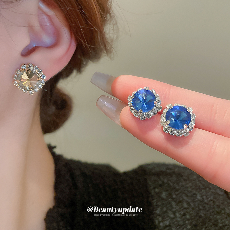 Europeo y americano de la industria pesada diamante incrustado redondo geométrico stud pendientes collar traje elegante de alto grado de la cadena de clavícula luz de lujo todo partido de la joyería