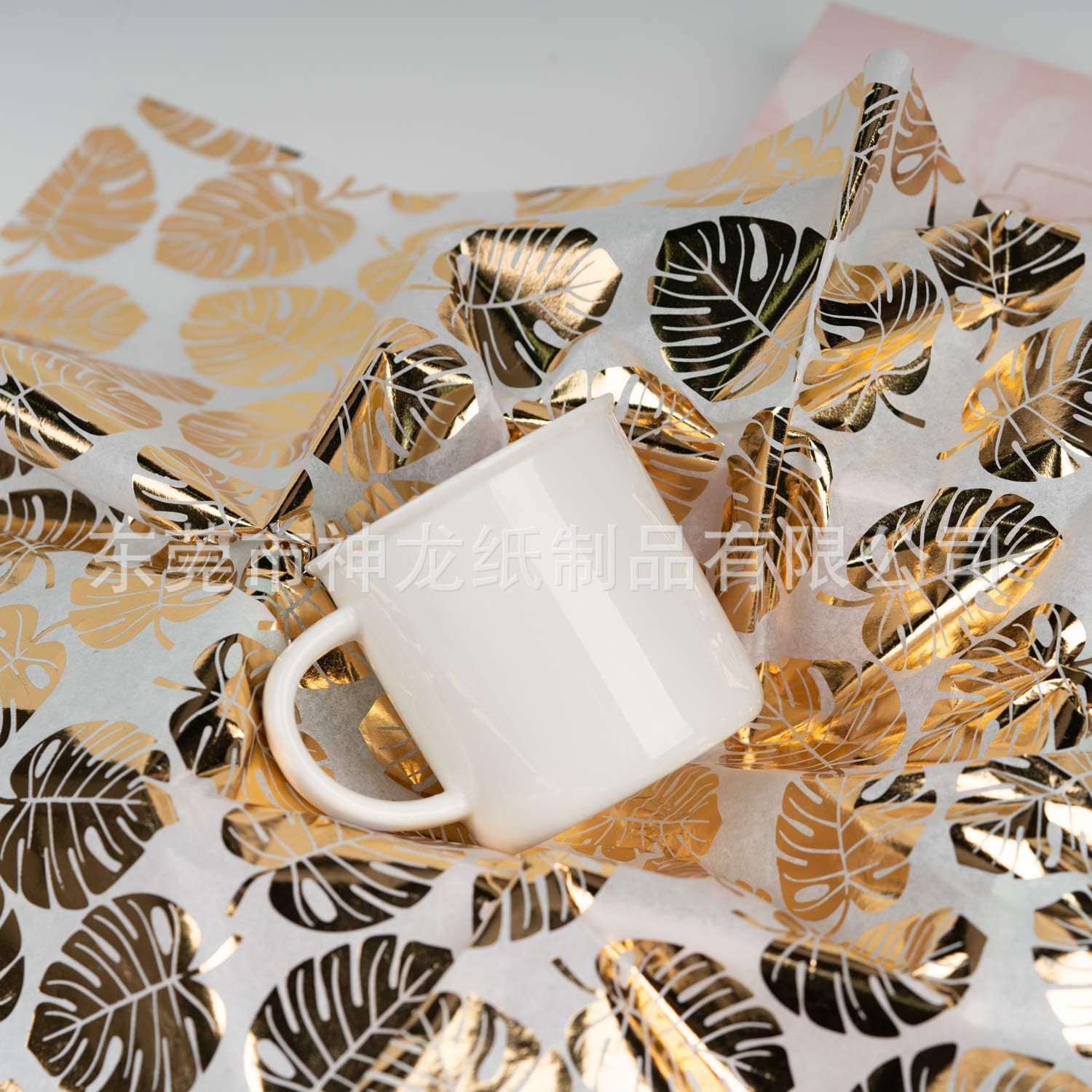 Papel de copia bronceado papel de embalaje de impresión cumpleaños regalo de vacaciones papel de embalaje de papel recubierto de piel de vaca amarilla personalizado