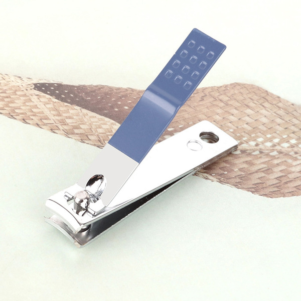 Nail scissors