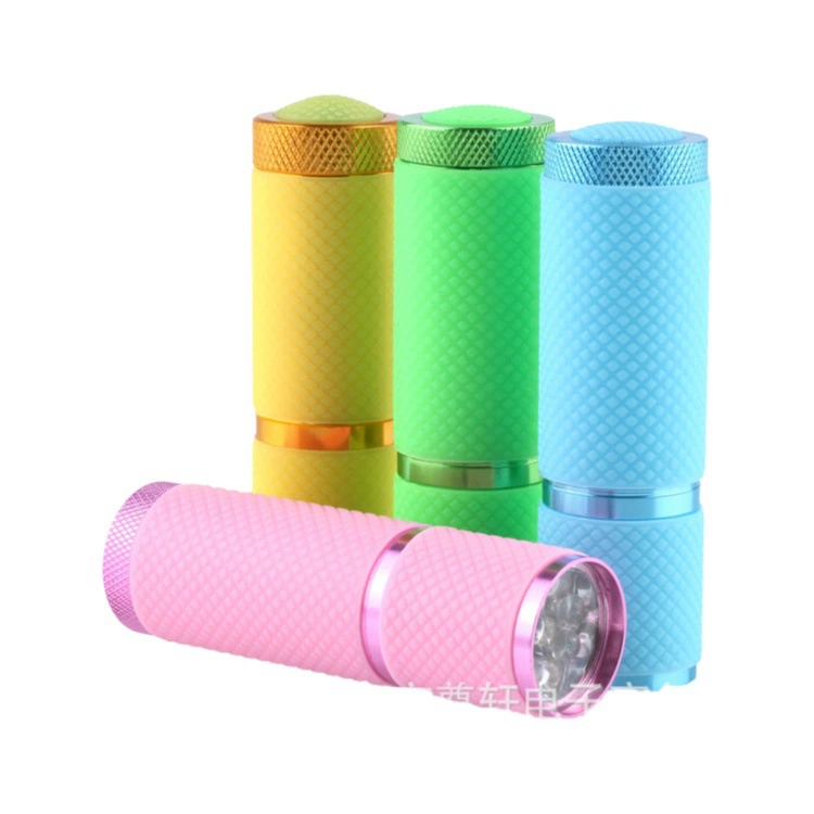 9-светодиодный мини-фонарик с силиконовым чехлом, 9-светодиодный белый свет, для ежедневного освещения, на батарейках, ручной, из алюминиевого сплава