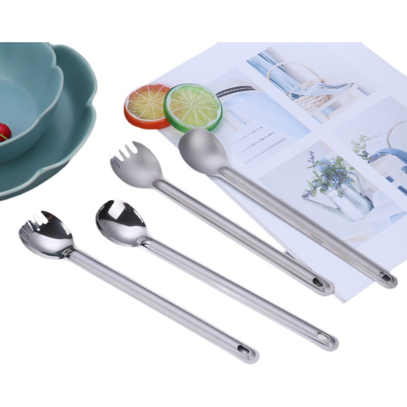 Los fabricantes producen vajilla al aire libre de titanio puro, palillos, tazas y accesorios de aleación de titanio suministros para el hogar al aire libre