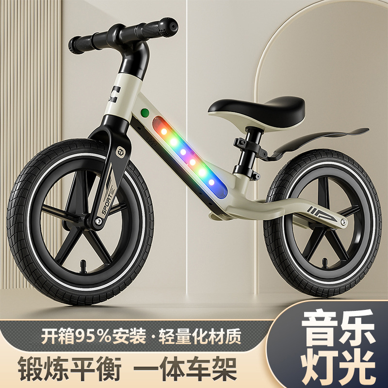 Baby balance bike, música, iluminación, patina, bebés de 1 - 6 años de edad sin pedal, bicicletas de dos ruedas, marco integrado