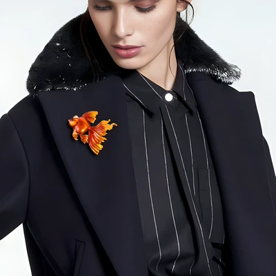Pin Suit Accessories, Yaxa sancaqları