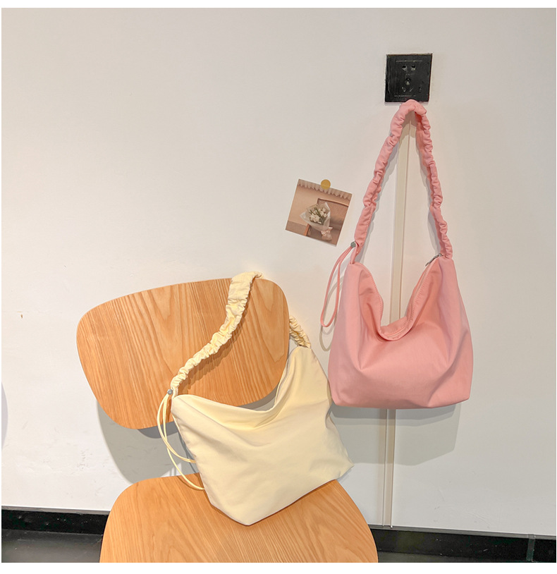 A new large-capacity women's single-shoulder bag with cross-border fashion and simplicity, a fresh and artistic crossbody bag, and a student commuting bag undefined