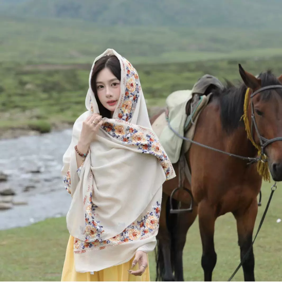 棉麻绣花加密披肩刺绣民族风西藏旅游斗篷围巾女草原披风拍照新疆