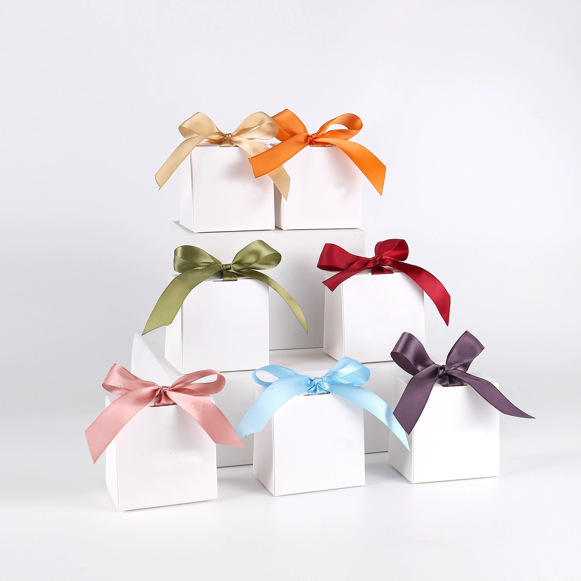 Пустая маленькая свадебная коробка конфет в европейском стиле с лентой, упаковочная коробка для подарка на день рождения с бантом