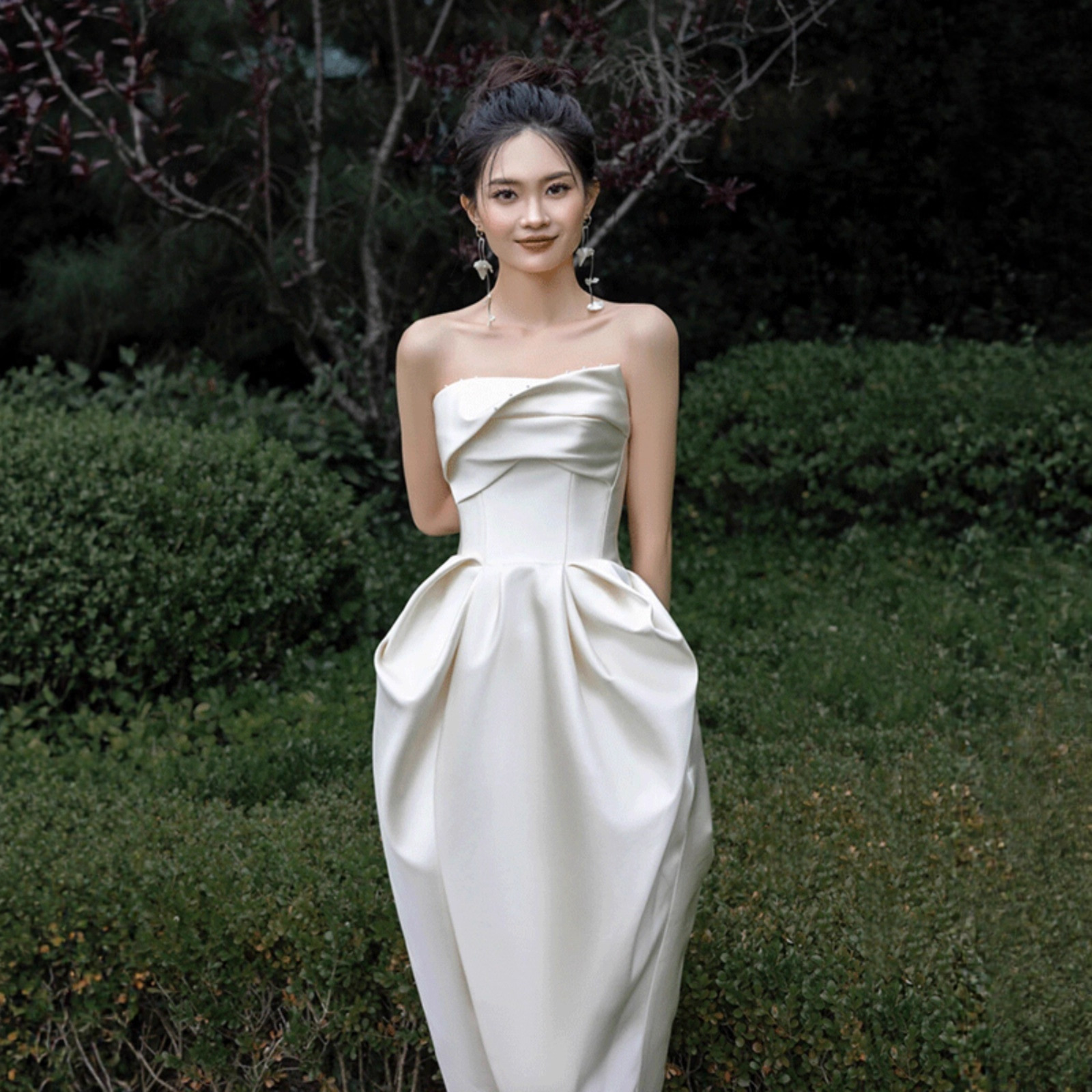 French-Style Light Wedding Dress 2026 New Model, Light Luxury, Elegant, Simple, Niche, Strapless Satin White Dress for Marriage Registration