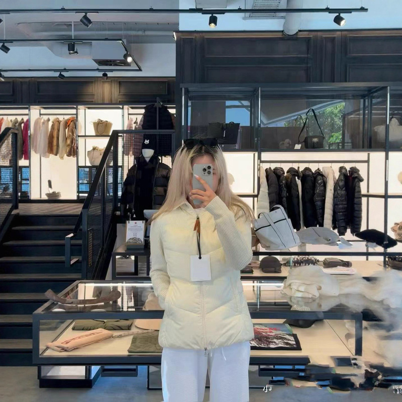 欧洲站蒙家羽绒服新款女短款立领保暖休闲显瘦针织袖拼接白鹅绒|undefined