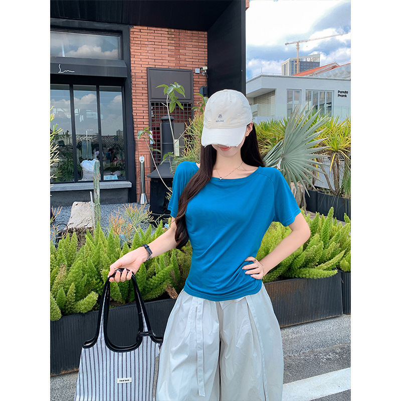 Magic Queen Lyser's One-Shoulder Loose and Casual Short-Sleeve T-Shirt for Women, Summer Design with Exposed Shoulders Magic Queen Lyser's One-Shoulder Loose and Casual Short-Sleeve T-Shirt for Women, Summer Design with Exposed Shoulders