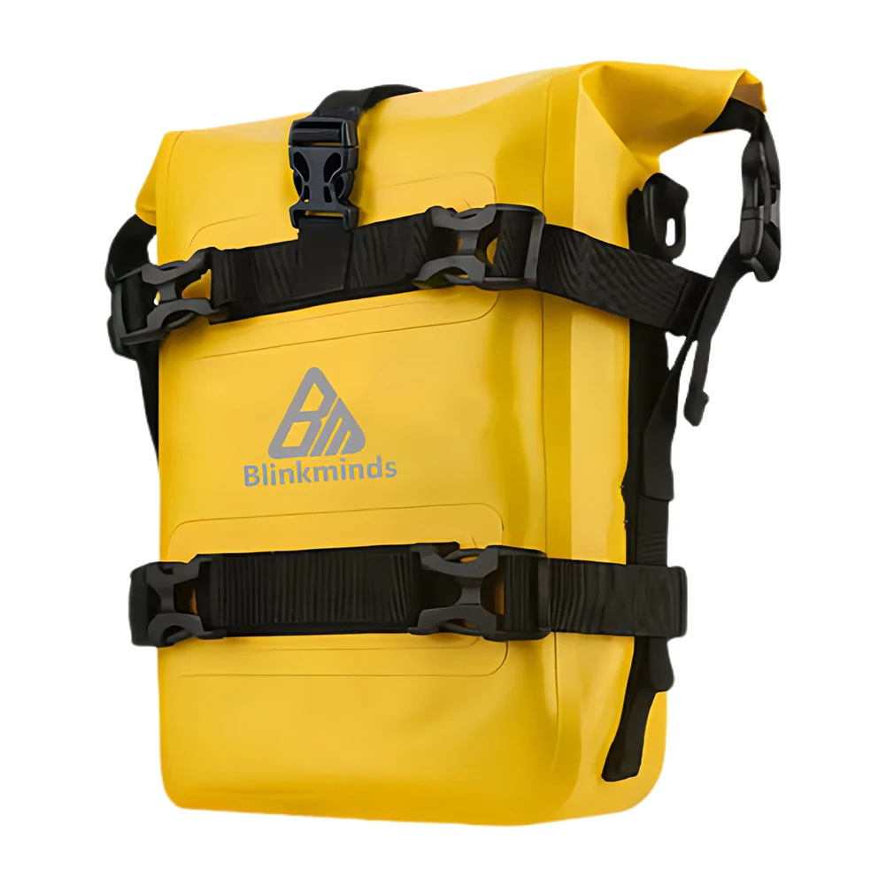 ☆로고가 있는 노란색 삼각형 반사