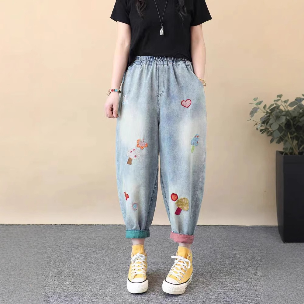 2025年夏季新款蘑菇小萝卜刺绣牛仔裤宽松显瘦复古磨白九分哈伦裤