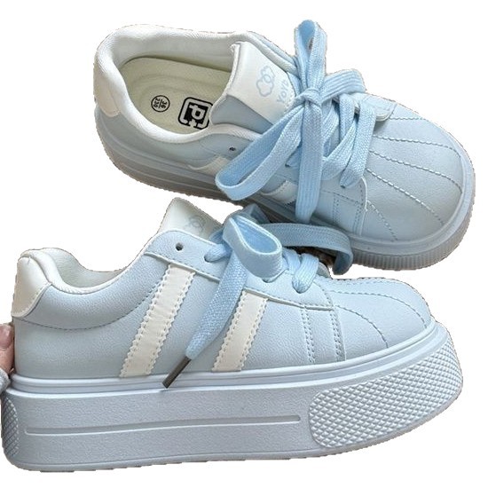 Alto valor visual de verano conchas de cabeza de zapatos deportivos casuales de mujer 2026 ligero correa de boca superficial zapatos de mujer de viento diario