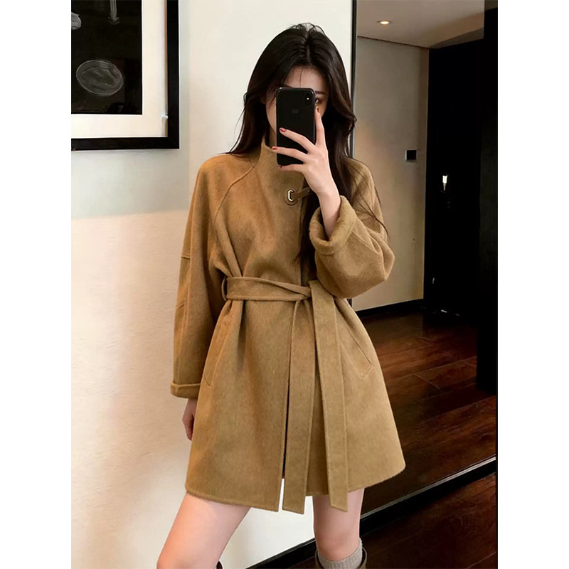 Merlader-style khaki coat for women, early autumn new style, retro, high-end, loose and slimming design, top for wearing alone.