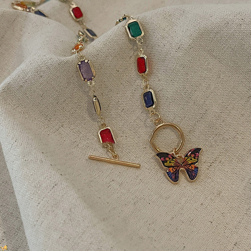 Colorful crystal butterfly necklace, retro French niche clavicle chain, versatile ins style summer light luxury necklace for women