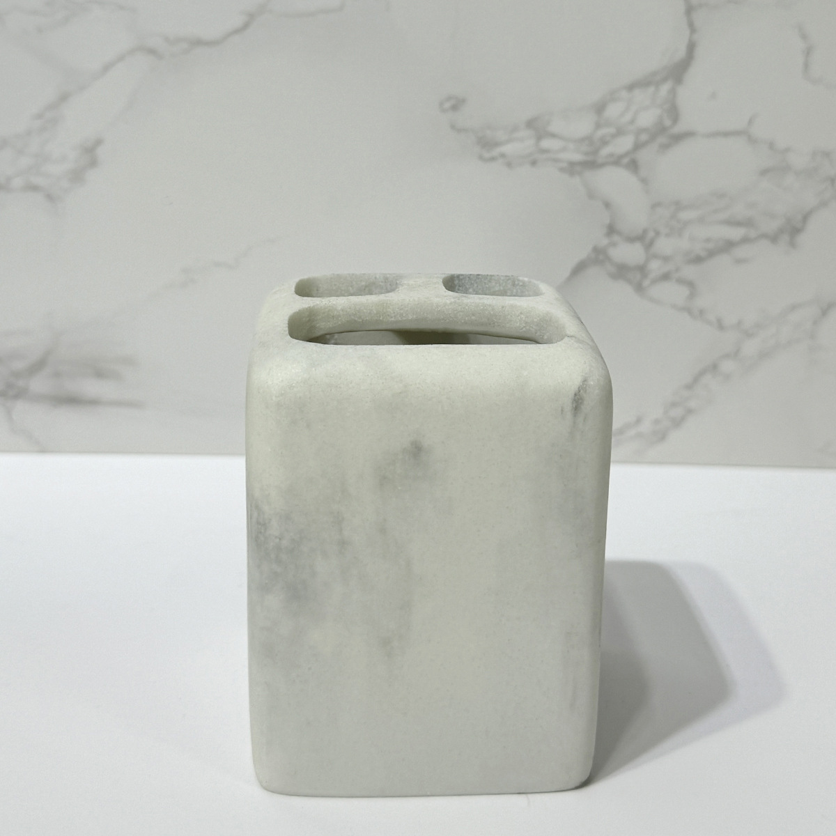 Taza de enjuague bucal de mármol Juego de baño Botella de prensa de resina Juego para el hogar Juego de cuatro piezas de almacenamiento de baño de hotel