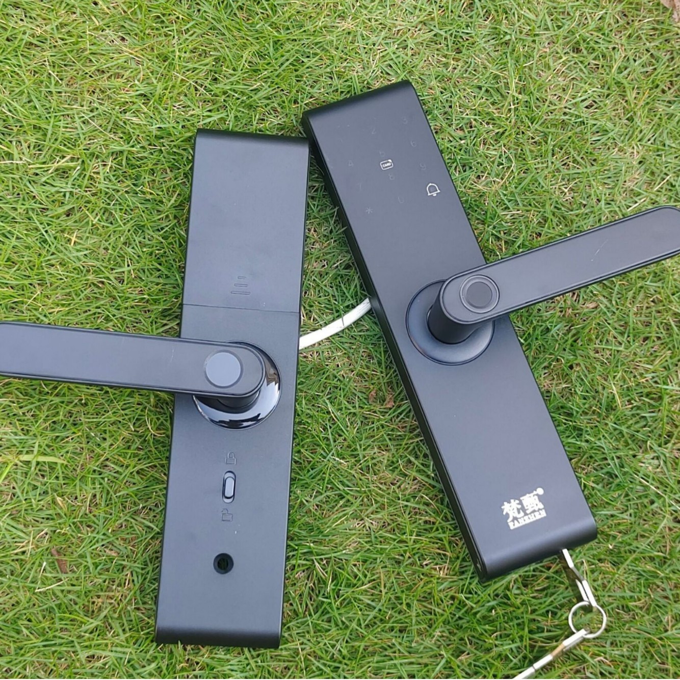 Cerradura inteligente para puerta de madera, TTLock, huella digital y contraseña, control remoto, uso en apartamentos