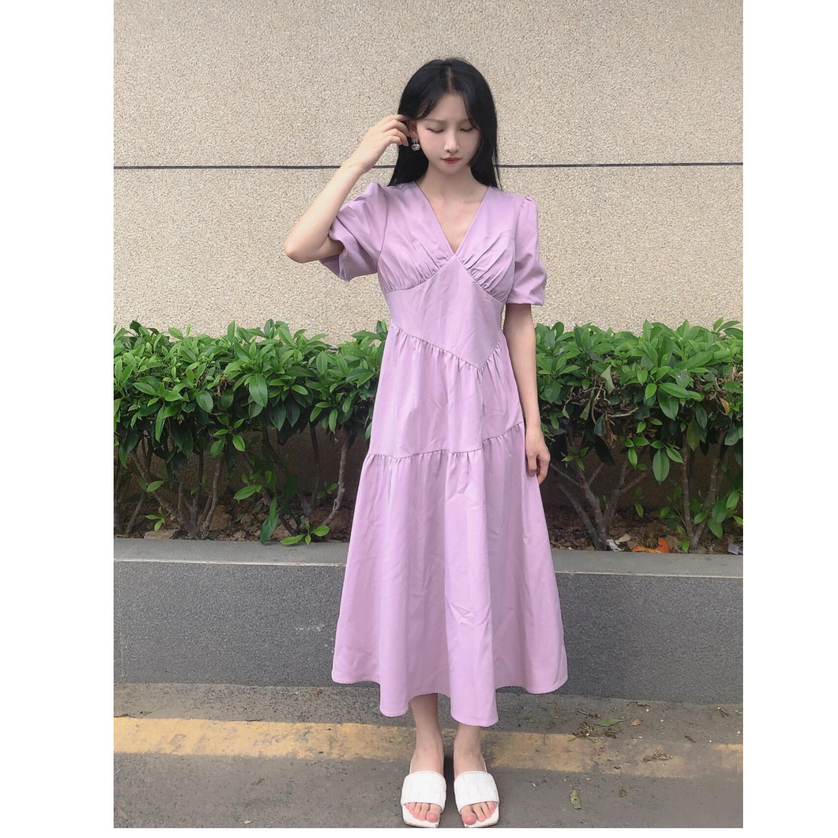 2024夏季新款温柔风收腰显瘦泡泡袖茶歇法式高级感褶皱紫色连衣裙