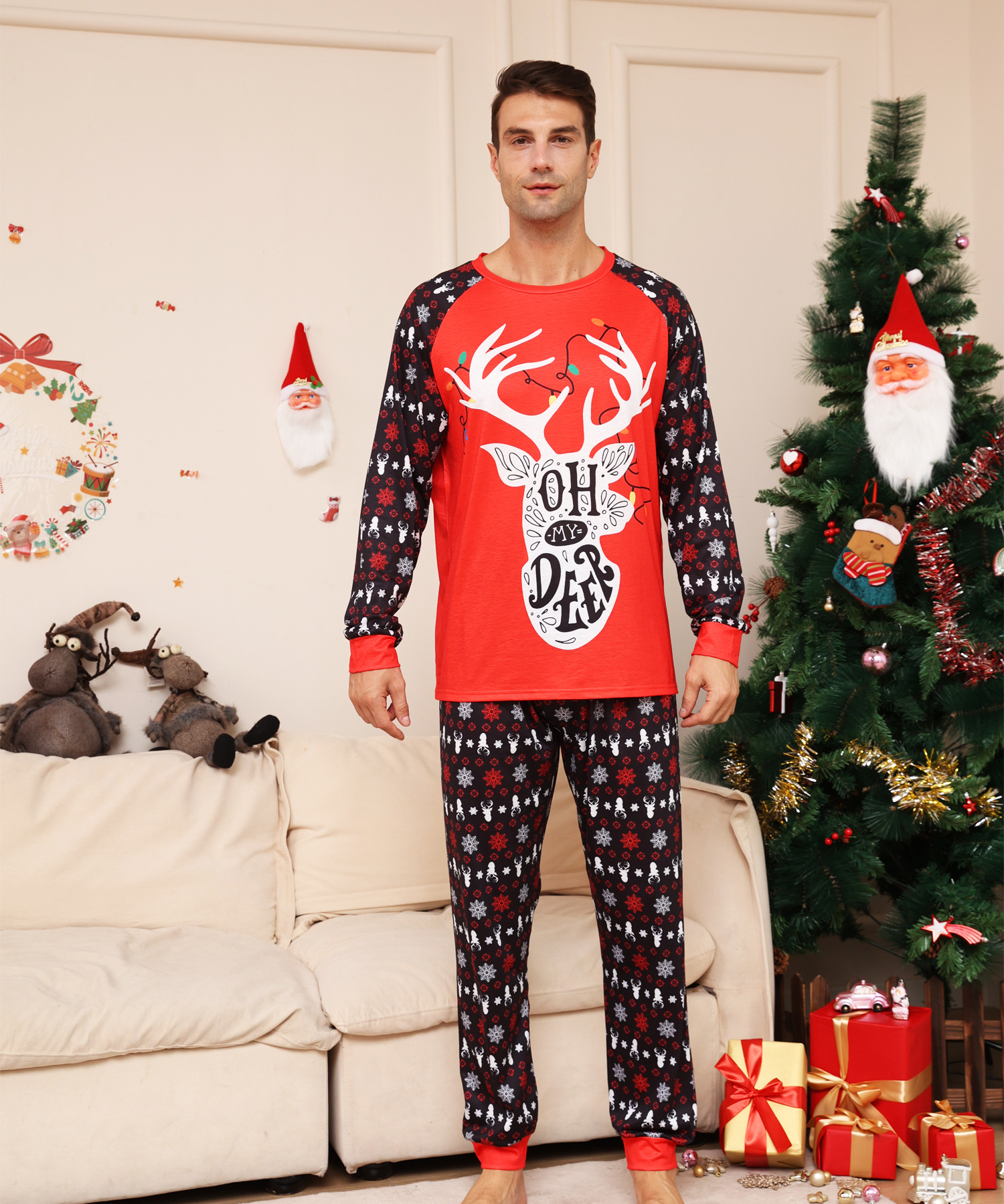 Kerst pyjama set voor het hele gezin met rendier kerstprint_voghion.com