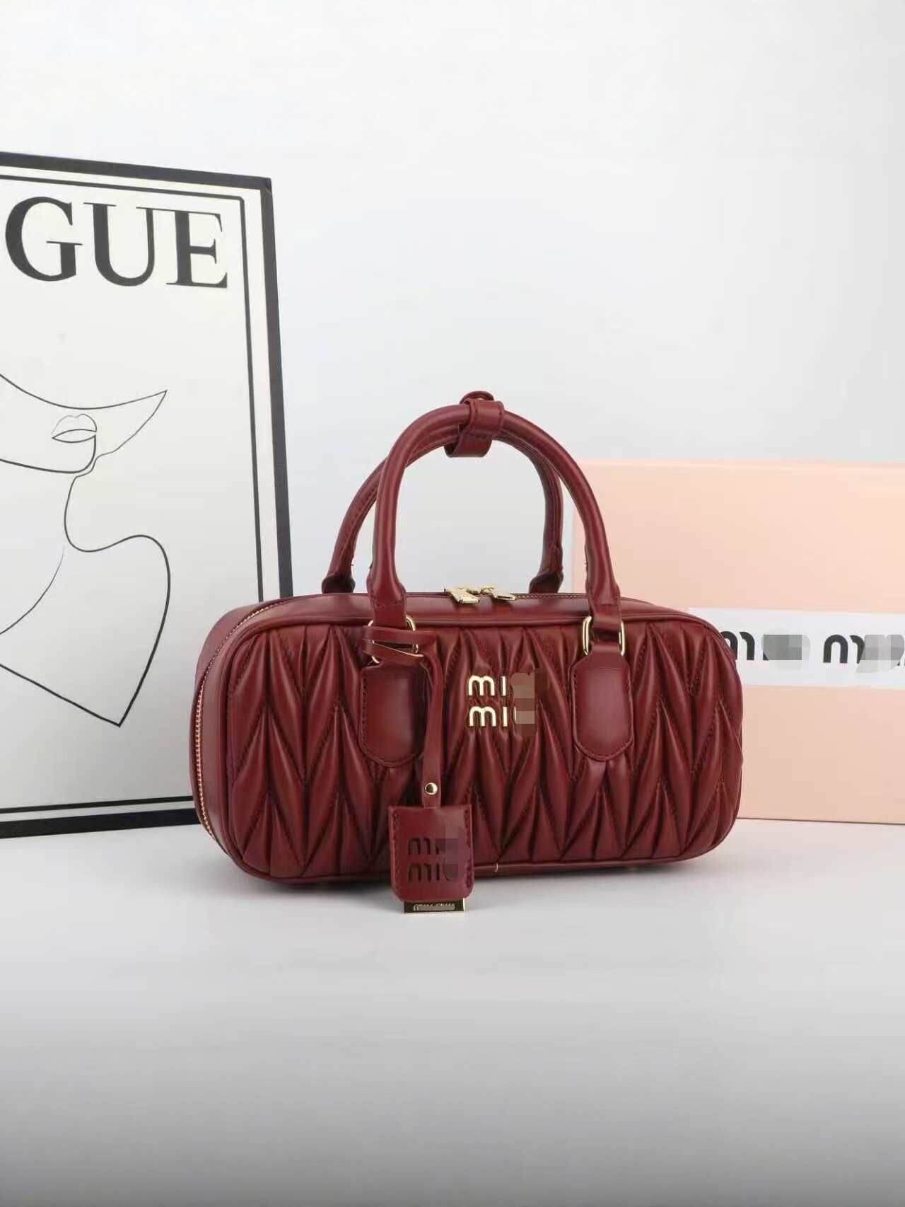 Miu Miu Qadın Çantası - Qatlanan Tote və Hobo Modeli