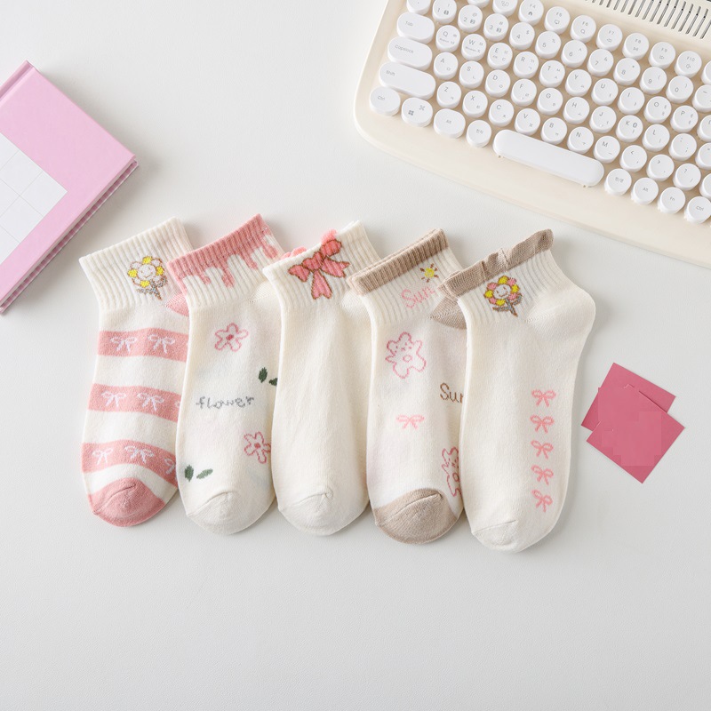 Calcetines de mujer calcetines de vaca de dibujos animados lindo verano nuevo Delgado transpirable casual calcetines de barco de mujer fábrica al por mayor