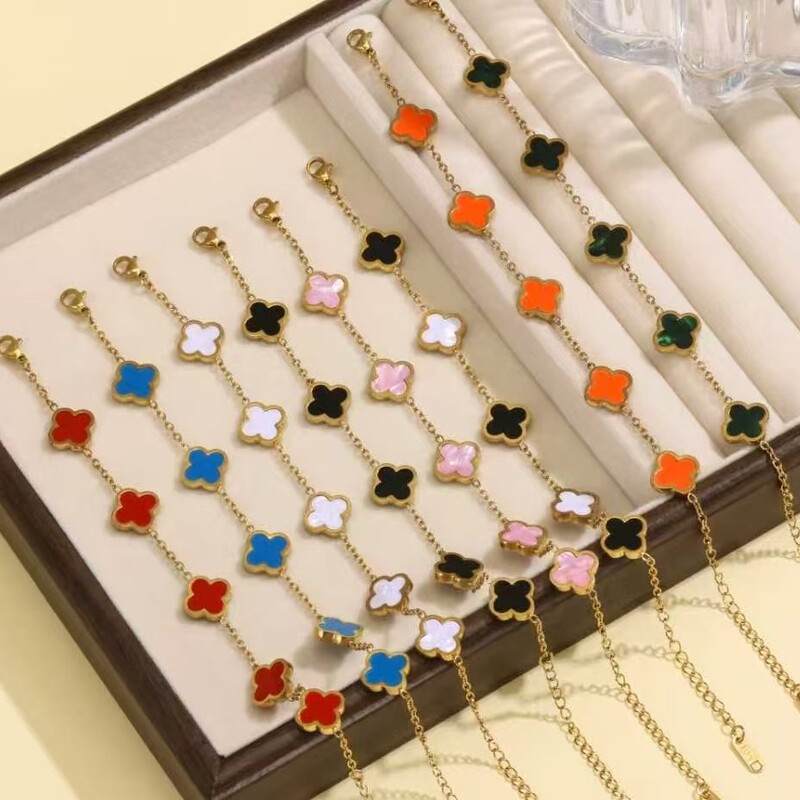 New Double-Sided Mother-Of-Pearl Four-Leaf Clover Titanium Steel Smooth Bracelet for Women, Popular European and American Cross-Border Style, Lucky Flower Simple Hand Jewelry