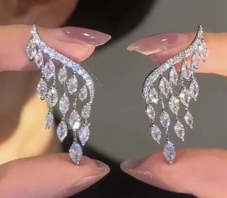 Feehow nueva moda creativa pulsera abierta de las mujeres incrustaciones AAA ZIRCON pulsera personalizada Mujer al por mayor