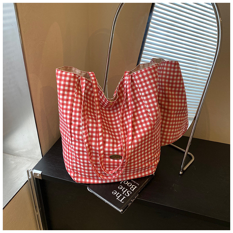ins Korean-style laid-back single-shoulder bag, casual large-capacity black and white checkered tote bag, student commuting backpack for classes undefined