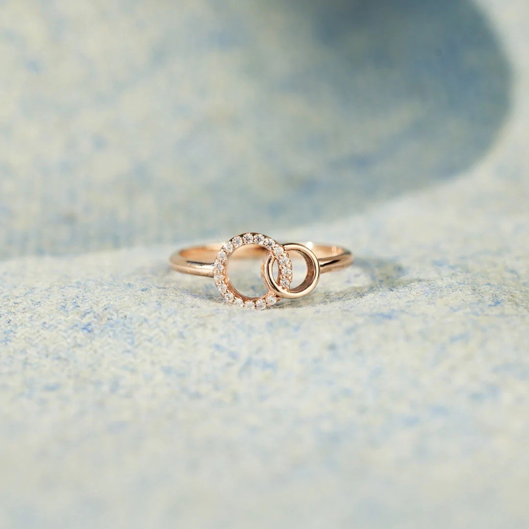 Interlocking Double Circle Ring For Women - Elegant Designer Ring_voghion.com