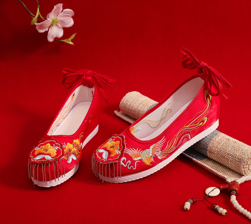 Old Beijing clothing hanfu fairy shoes for women chinese wedding shoes Chinese ethnic style perform folk dance embroidered shoes for lady