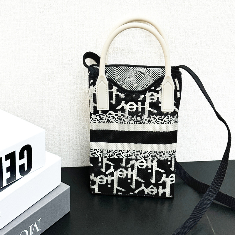 검은 글자 줄무늬