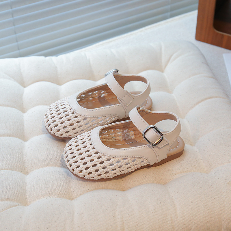 Sandálias de niñas trenzadas 2026 verano nuevos zapatos infantiles zapatos princesa zapatos de bebé con suela suave