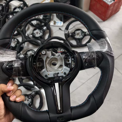 F20 leather sports – Steering wheel