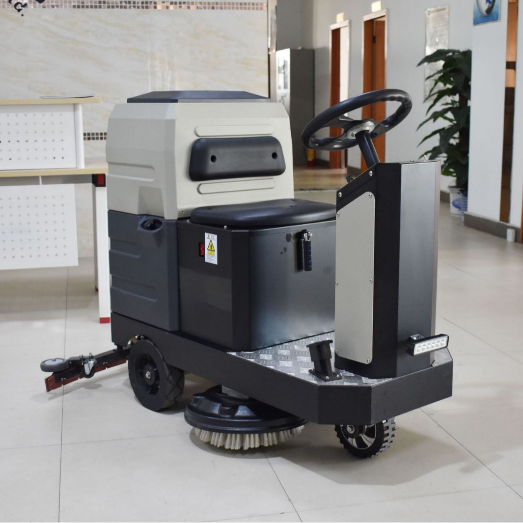 驾驶式小型洗地机 清洁力度大 电动洗地机单双刷可选